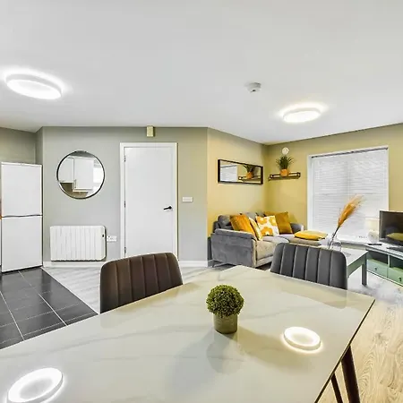 Modern Luxury Living In Waterford City Center Exterior photo