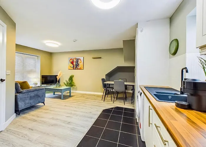 Modern Luxury Living In Waterford City Center